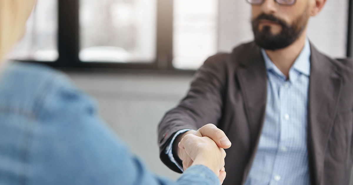 LinkedIn para recolocação: o passo a passo do perfil que aparece em busca